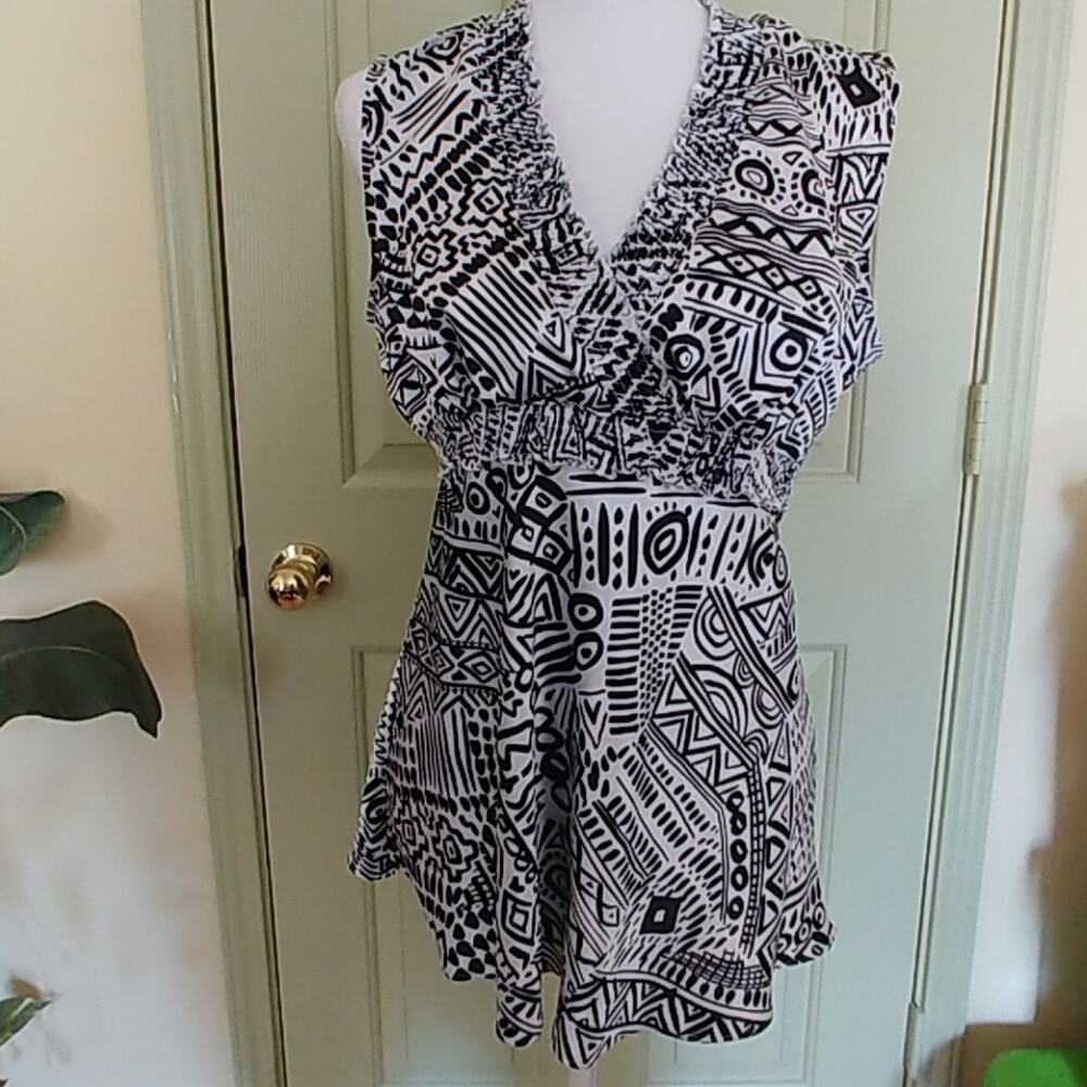 Spence Top V-neck Medium Sleeveless Black/White